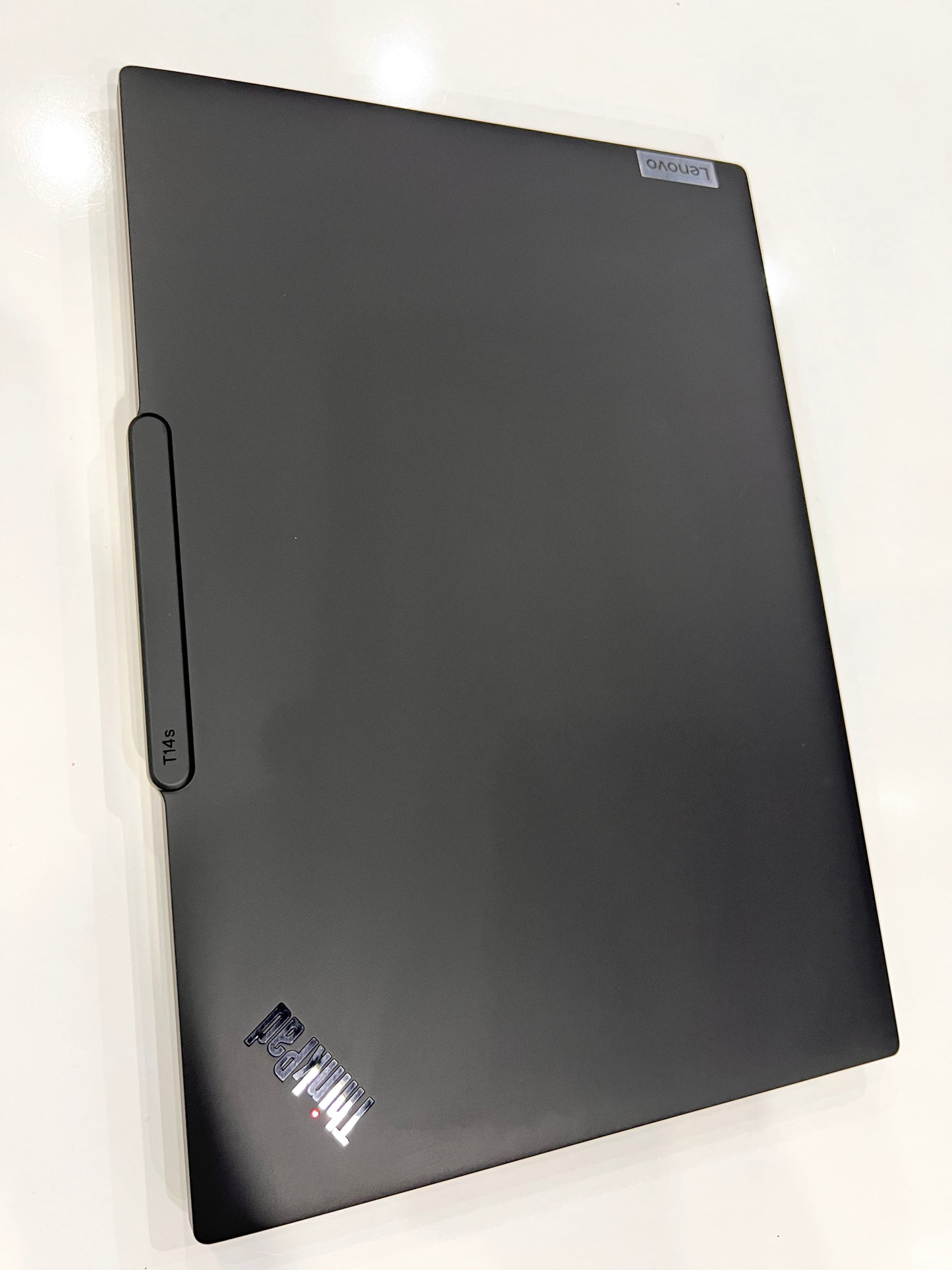 Lenovo ThinkPad T14s Gen 5 Ultra 5 135U OLED