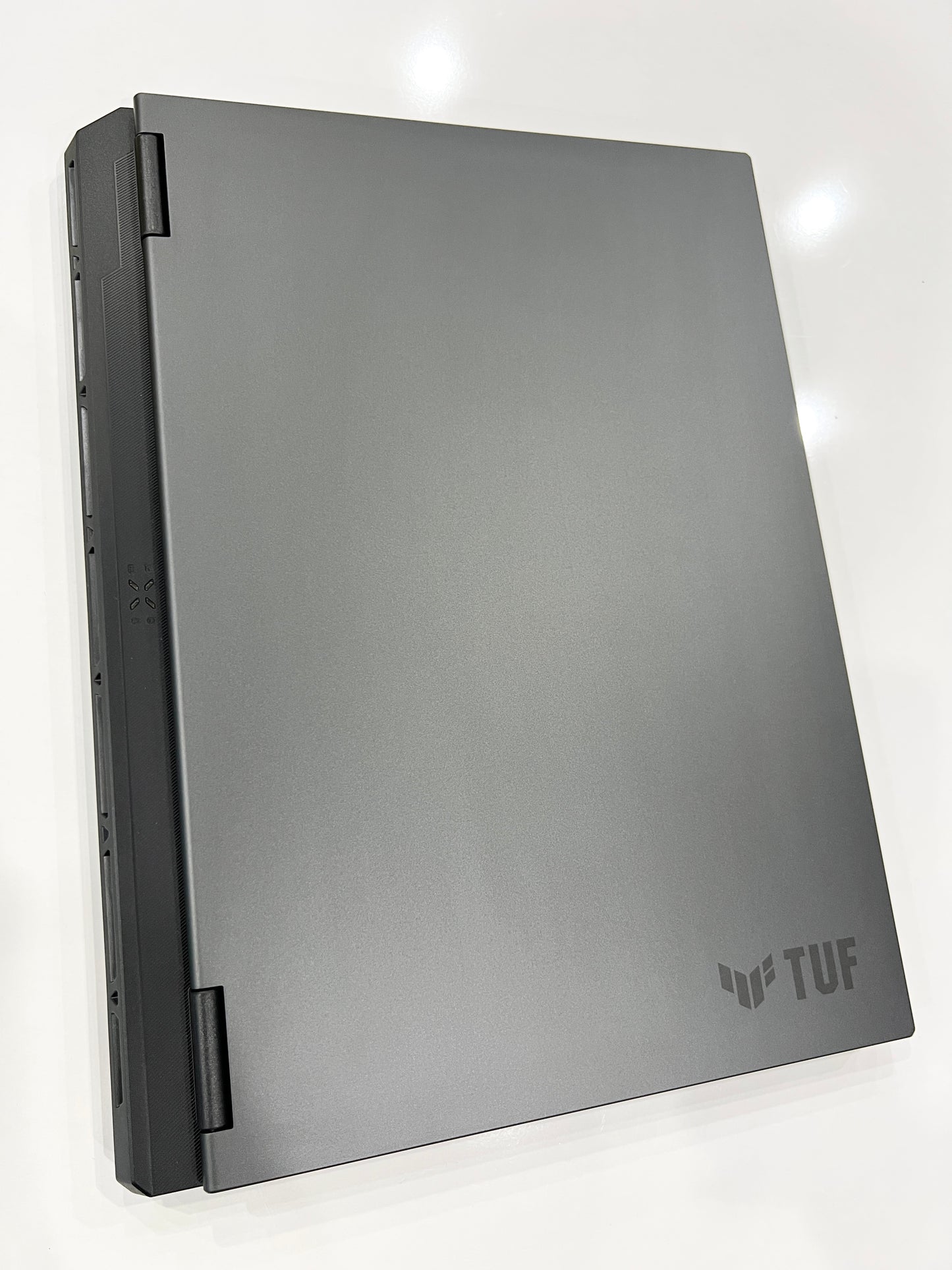 ASUS TUF GAMING A16 TUF608UM Ryzen™ AI 7 260-RTX™ 5060 8G