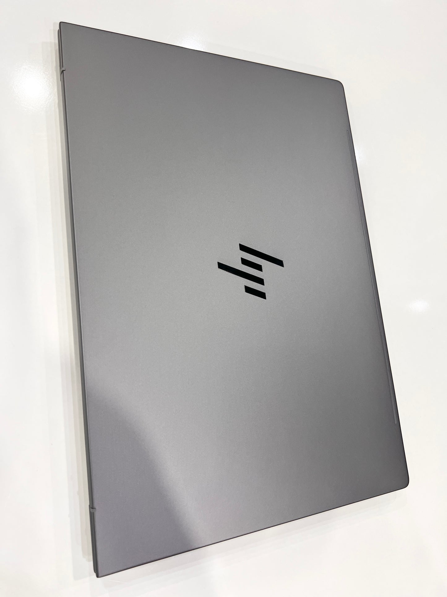 Station de Travail Mobile HP ZBook 8 G1i 16 Ultra 5 225U