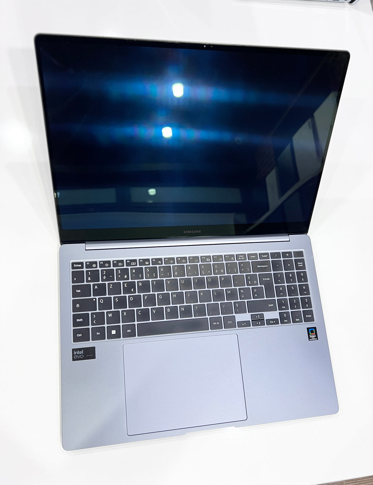 SAMSUNG GALAXY BOOK4 PRO 16 Ultra 7 155H AMOLED Tactile