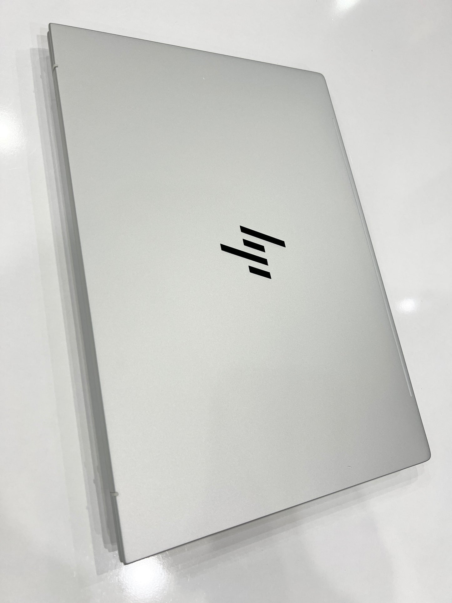 HP EliteBook 8 G1i 16" AI ULTRA 5-235U vPro