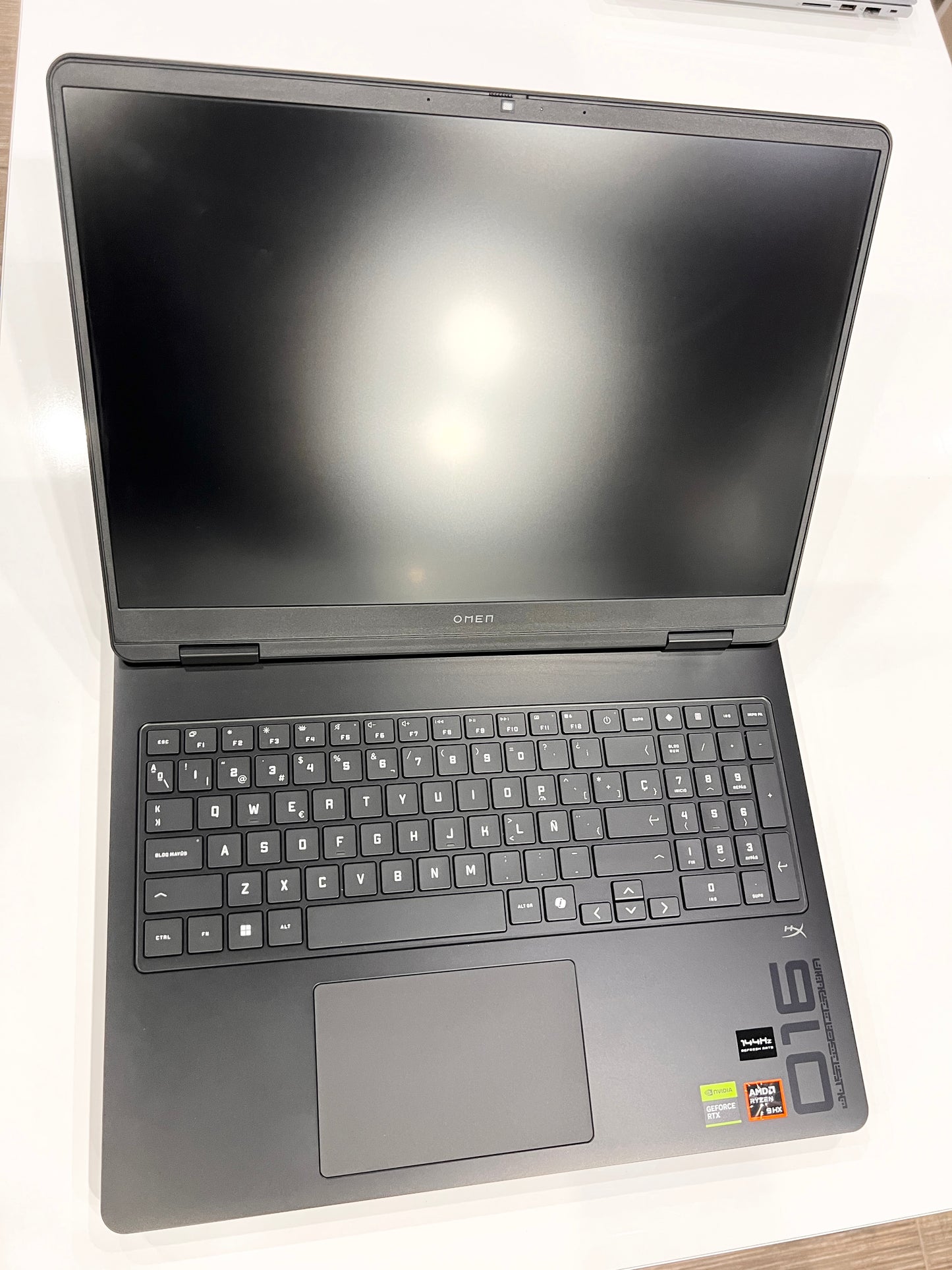 HP OMEN 16 Ryzen™ 9 8940HX-RTX™ 5070 8G