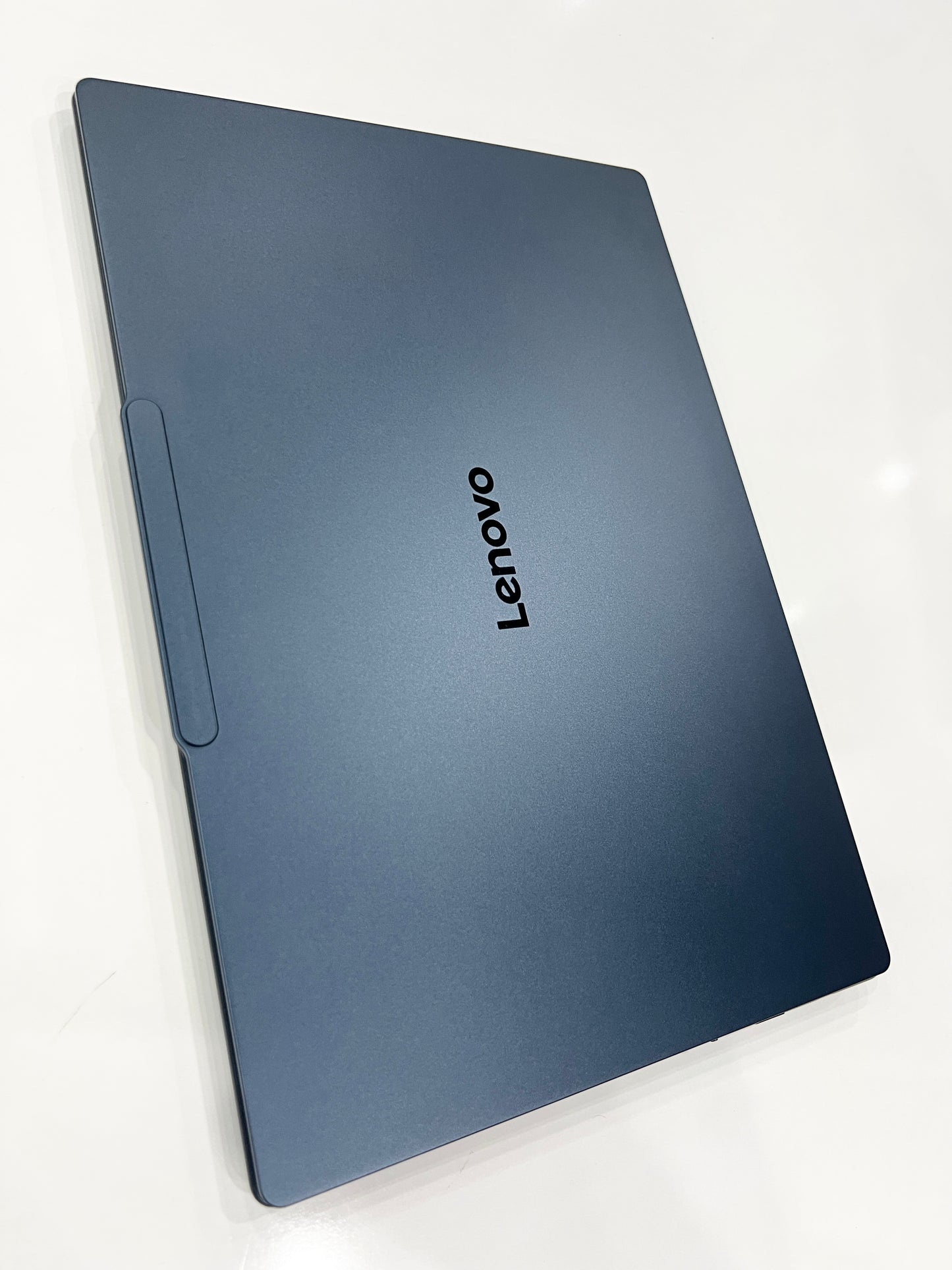 Lenovo Yoga Slim 7x Gen 9