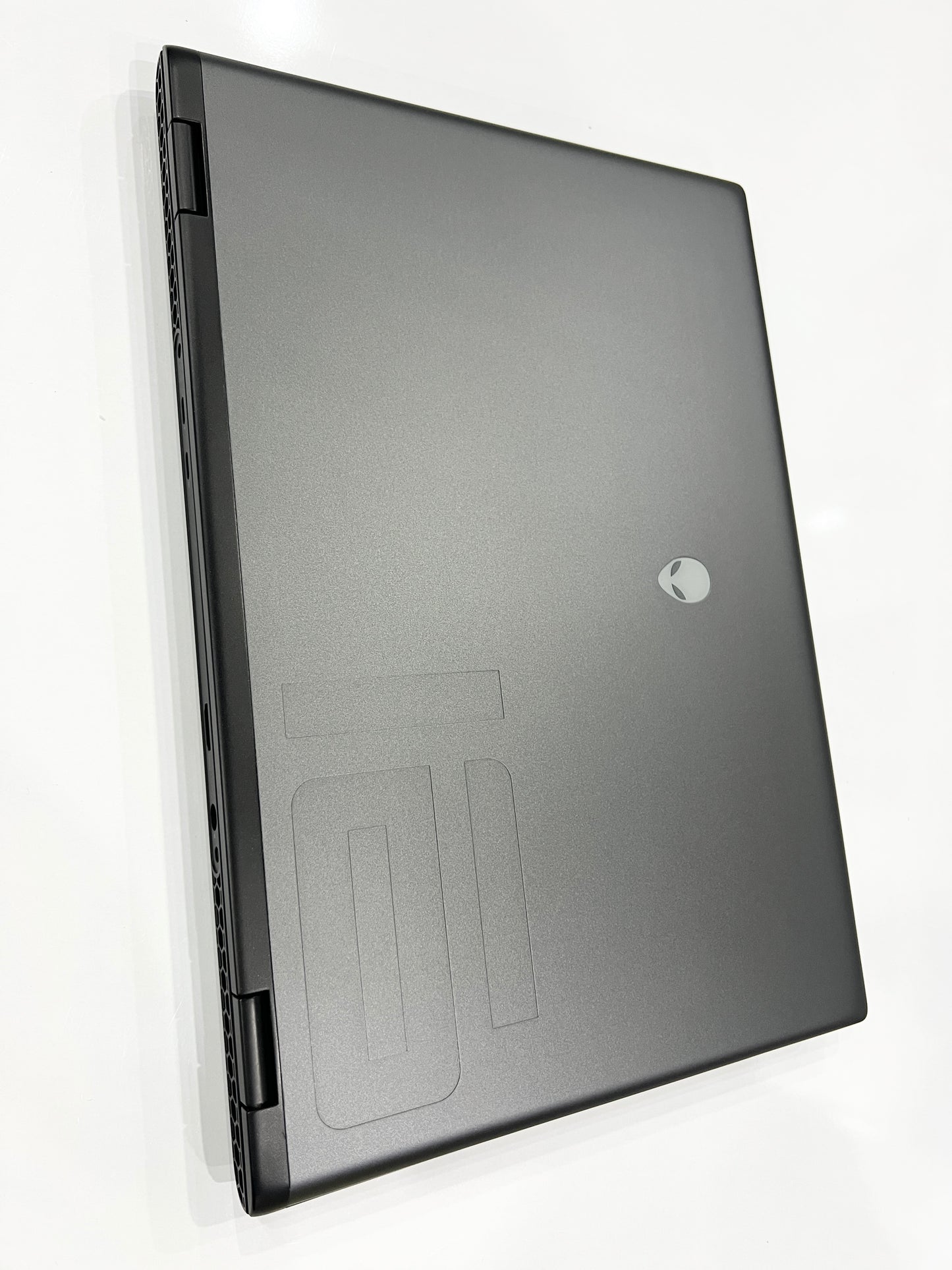 Alienware M16 R2 Ultra 9 185H-RTX™ 4070 8G