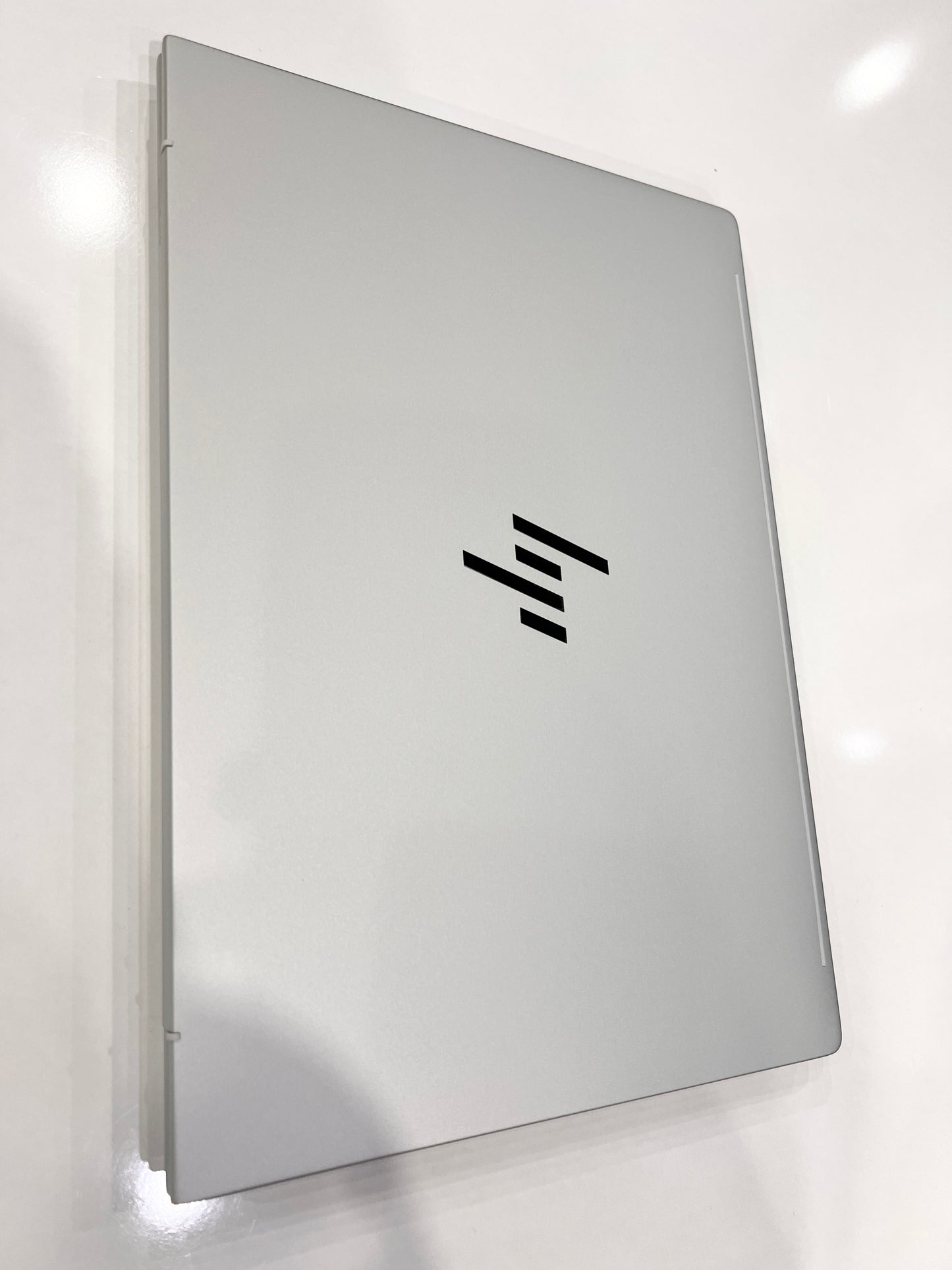 HP EliteBook 8 G1i 14 AI Ultra 5 225H-Intel® Arc 130T