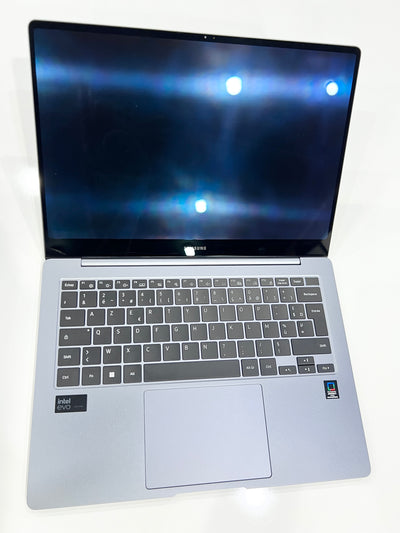 SAMSUNG GALAXY BOOK4 PRO 14 Ultra 7 155H-Tactile AMOLED