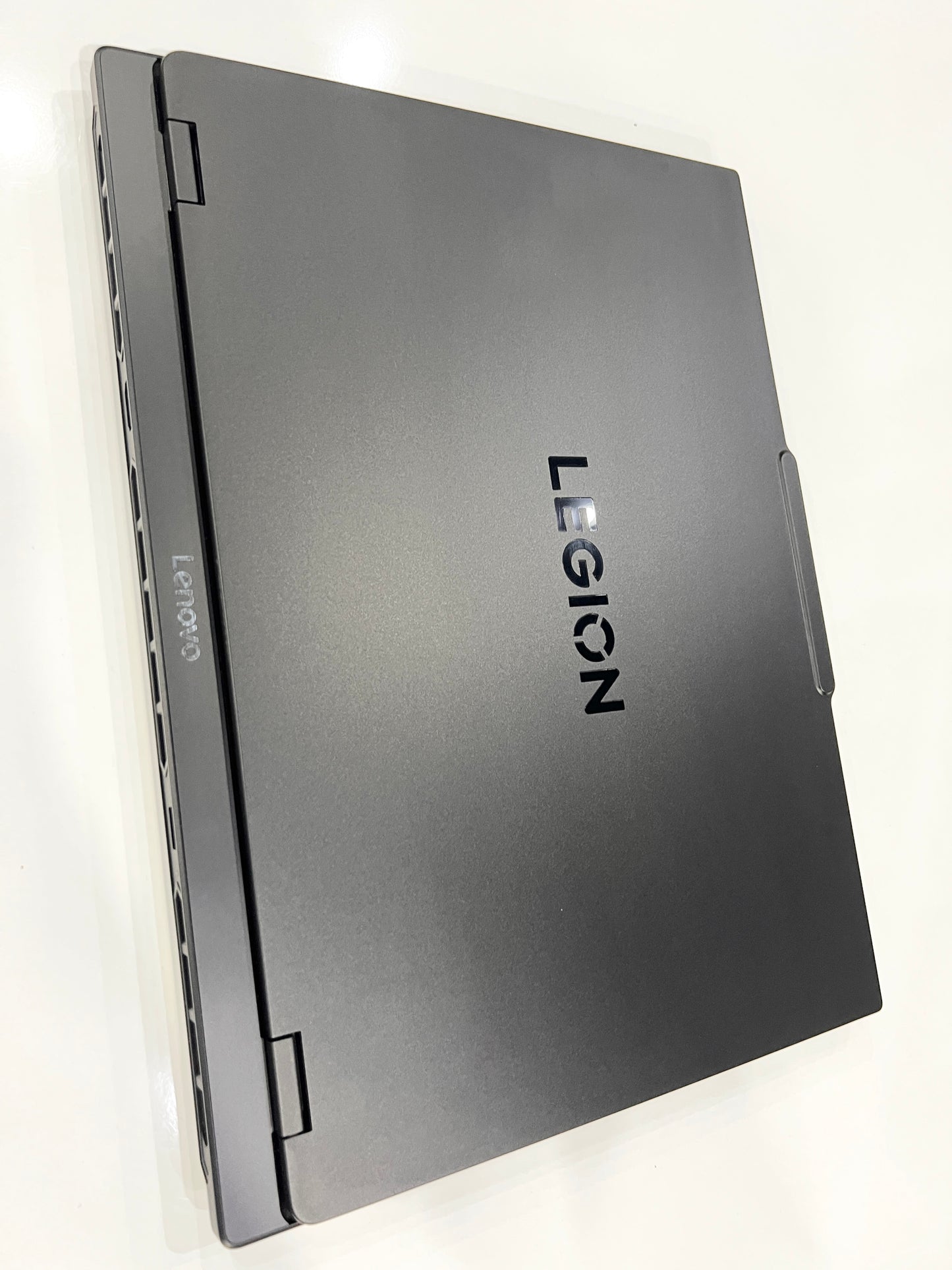 Lenovo Legion 5 15IRX10 i7 13th-RTX 5060 8G OLED