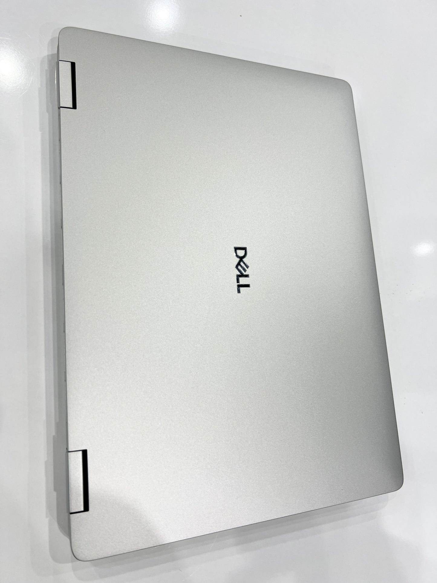 Dell Pro Plus 13 2-in-1 Ultra 5 235U vPro®