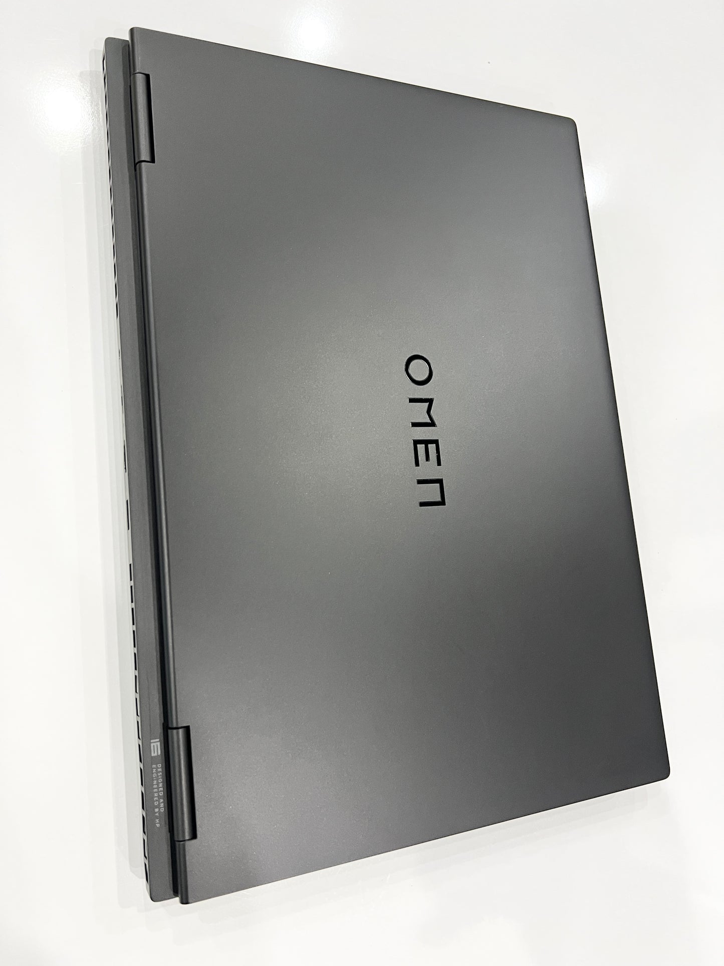 HP OMEN 16 Ryzen 7 7840HS-RTX 4060 8G