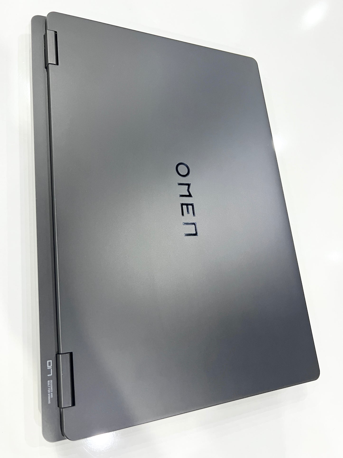 HP OMEN 17 Ryzen™ 9 8945HS-RTX™ 4060 8G