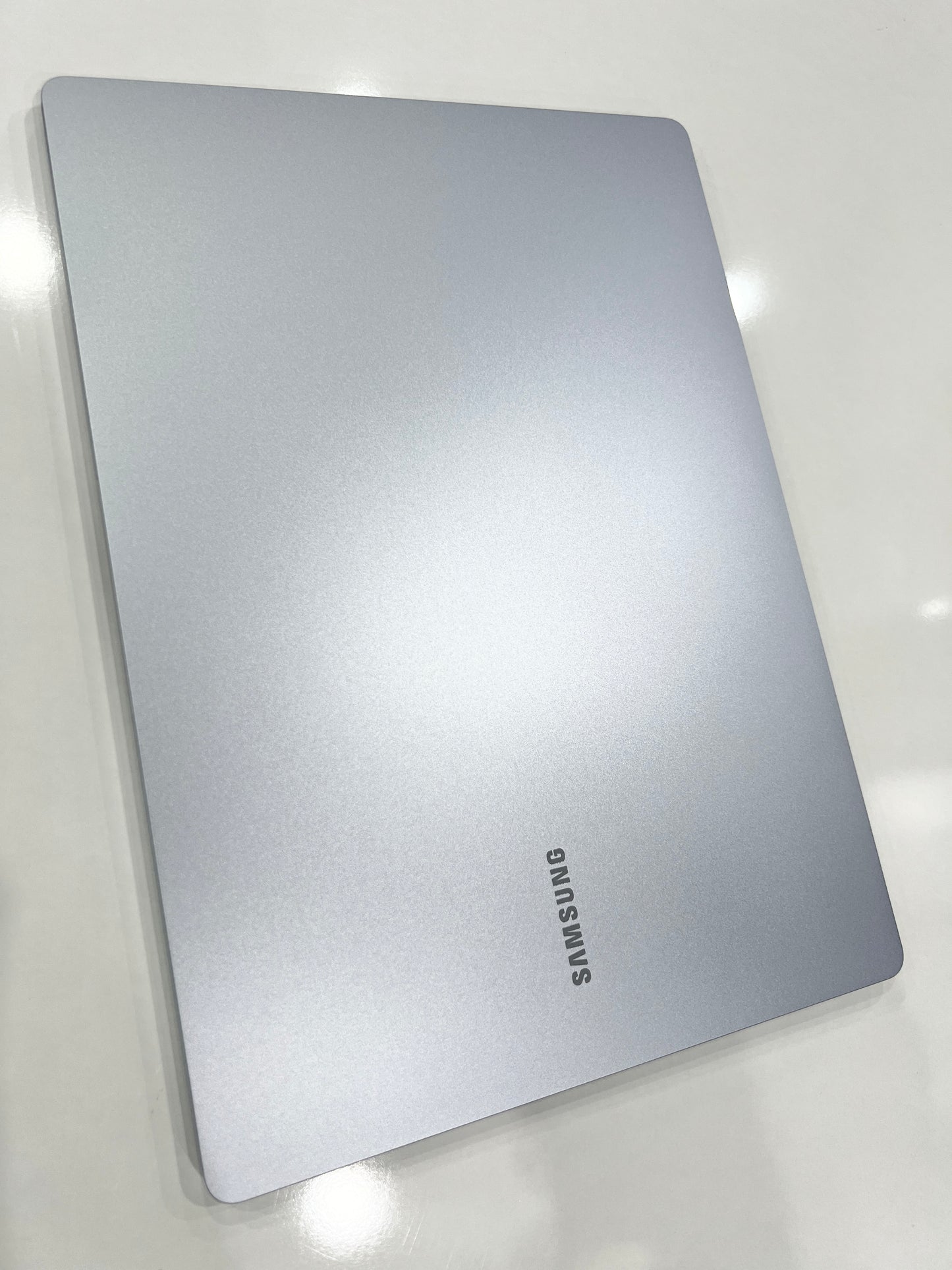 Samsung Galaxy Book4 Edge 14" Copilot+ PC AMOLED