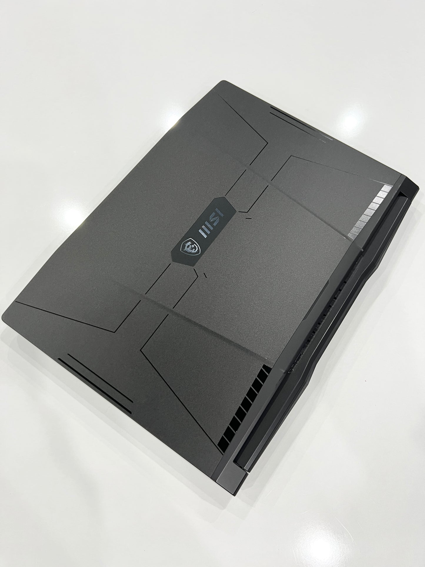 MSI Crosshair 15 C12VE i5 12th-RTX 4050 6G